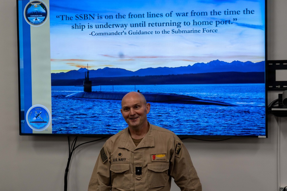 Midshipmen from NROTC units across the country visit the Pacific Northwest
