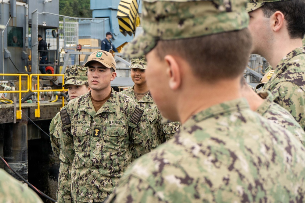 Midshipmen from NROTC units across the country visit the Pacific Northwest