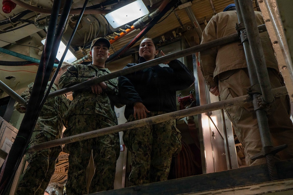Midshipmen from NROTC units across the country visit the Pacific Northwest