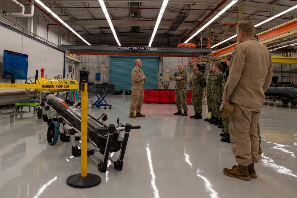 Midshipmen from NROTC units across the country visit the Pacific Northwest