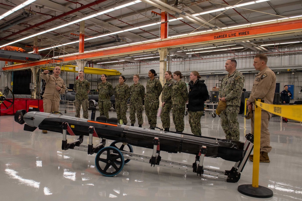 Midshipmen from NROTC units across the country visit the Pacific Northwest