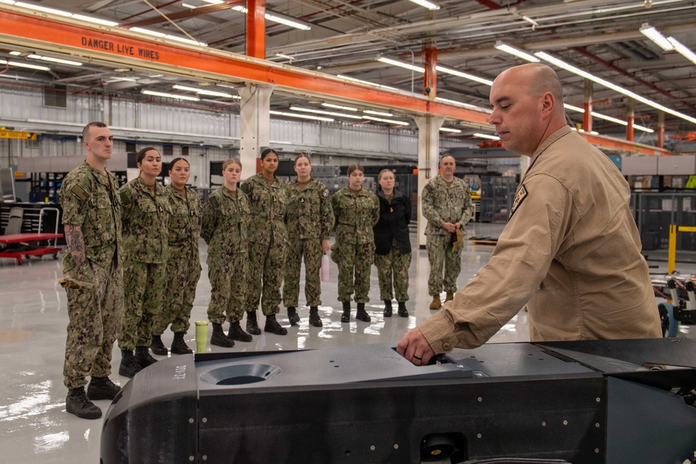 Midshipmen from NROTC units across the country visit the Pacific Northwest