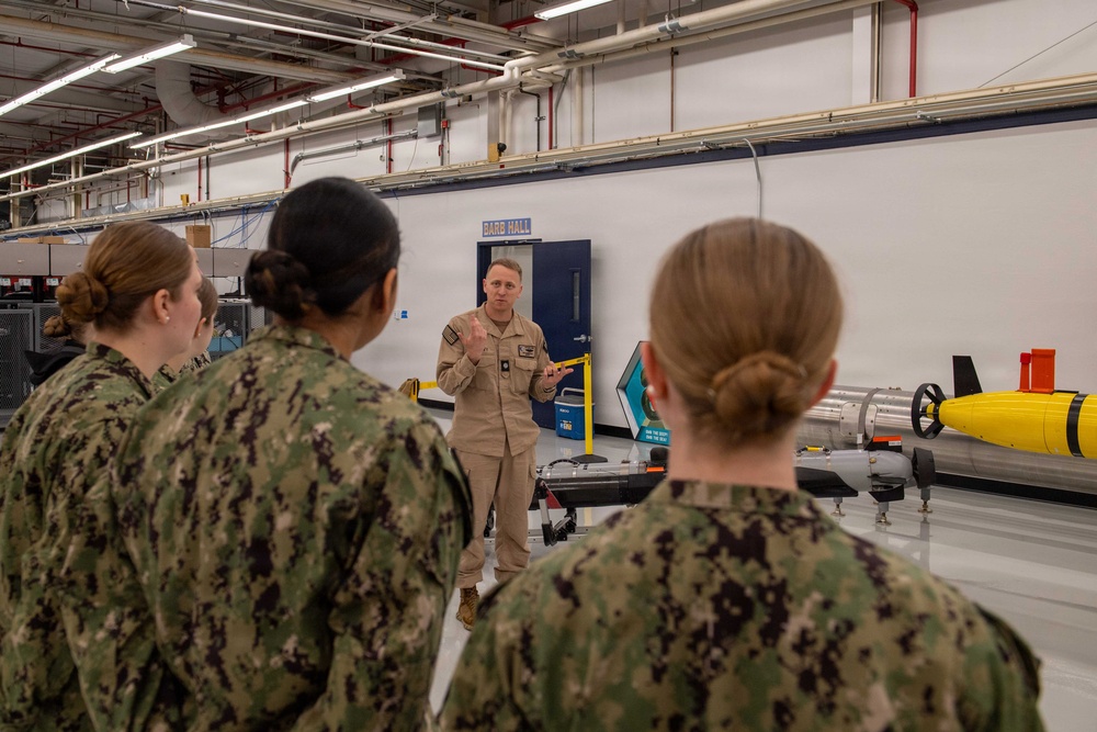 Midshipmen from NROTC units across the country visit the Pacific Northwest