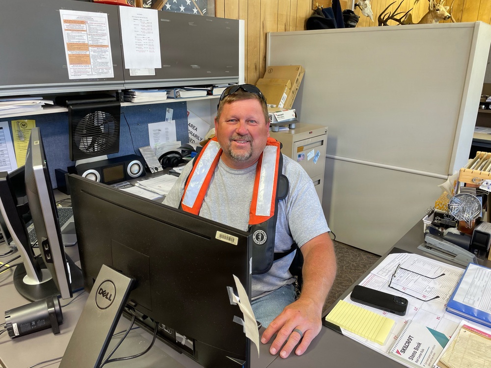 Nashville District employees don life jackets for public safety campaign