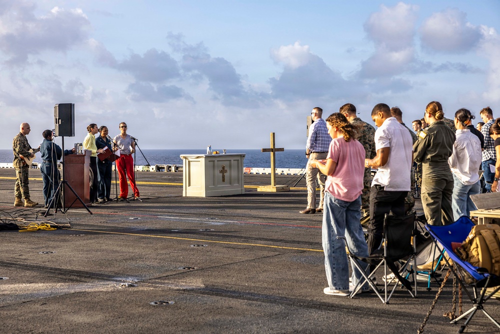 USS Iwo Jima (LHD 7) Holds a Sunday Sunrise Service
