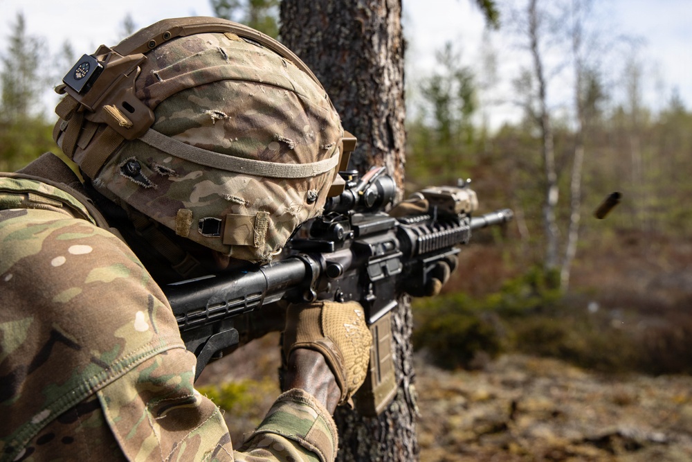 Infantry squad live fire at Saber Strike