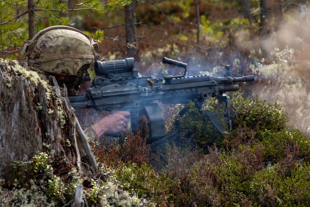 Soldiers conduct squad situational training exercise lanes at Saber Strike