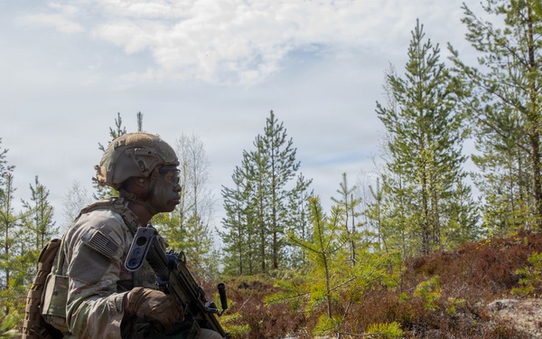 Soldiers conduct squad situational training exercise lanes at Saber Strike