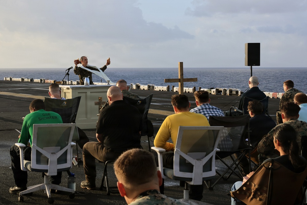 USS Iwo Jima (LHD 7) Holds a Sunday Sunrise Service