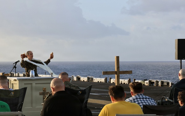 USS Iwo Jima (LHD 7) Holds a Sunday Sunrise Service