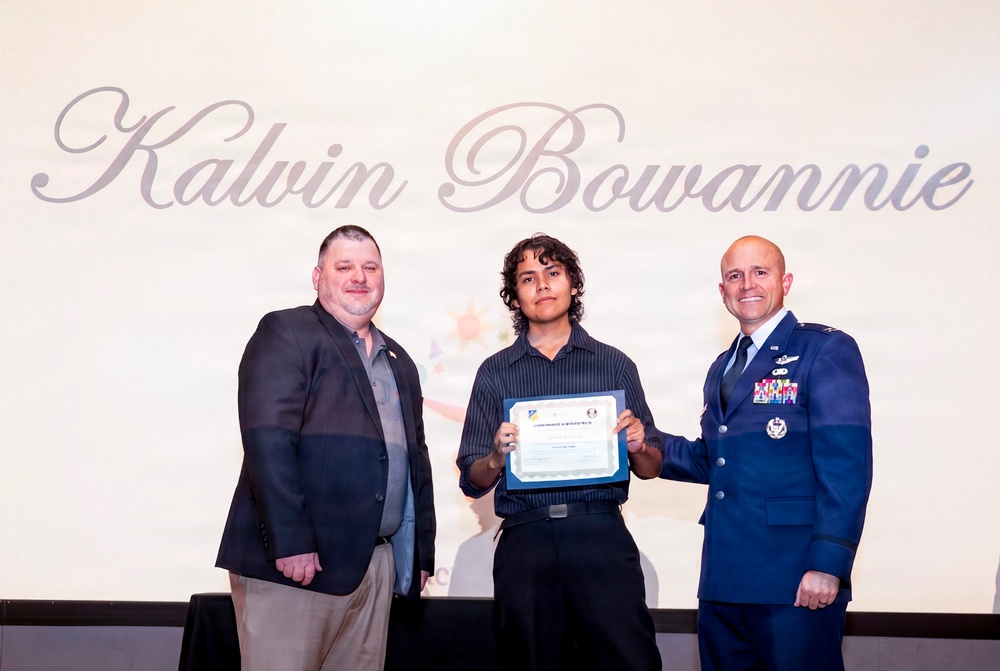 Holloman AFB hosts Project SEARCH graduation