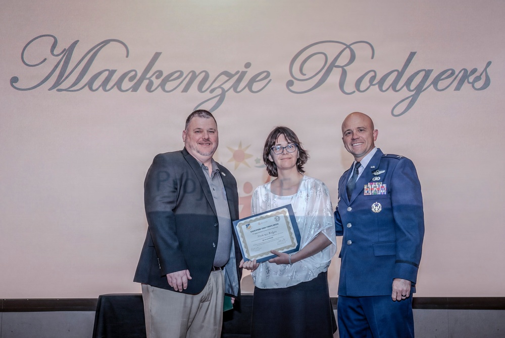 Holloman AFB hosts Project SEARCH graduation