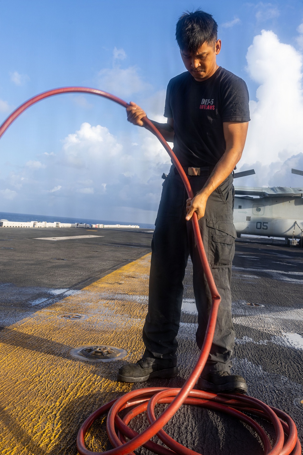 USS Iwo Jima Sailors Conduct Aircraft Maintenance