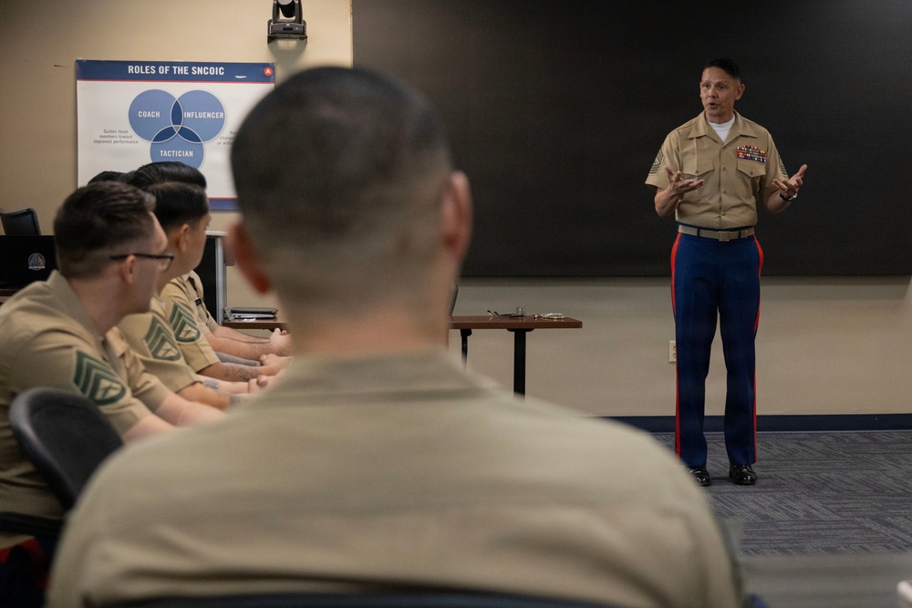 SMMC Ruiz visits 8th Marine Corps District