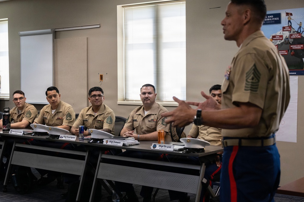 SMMC Ruiz visits 8th Marine Corps District