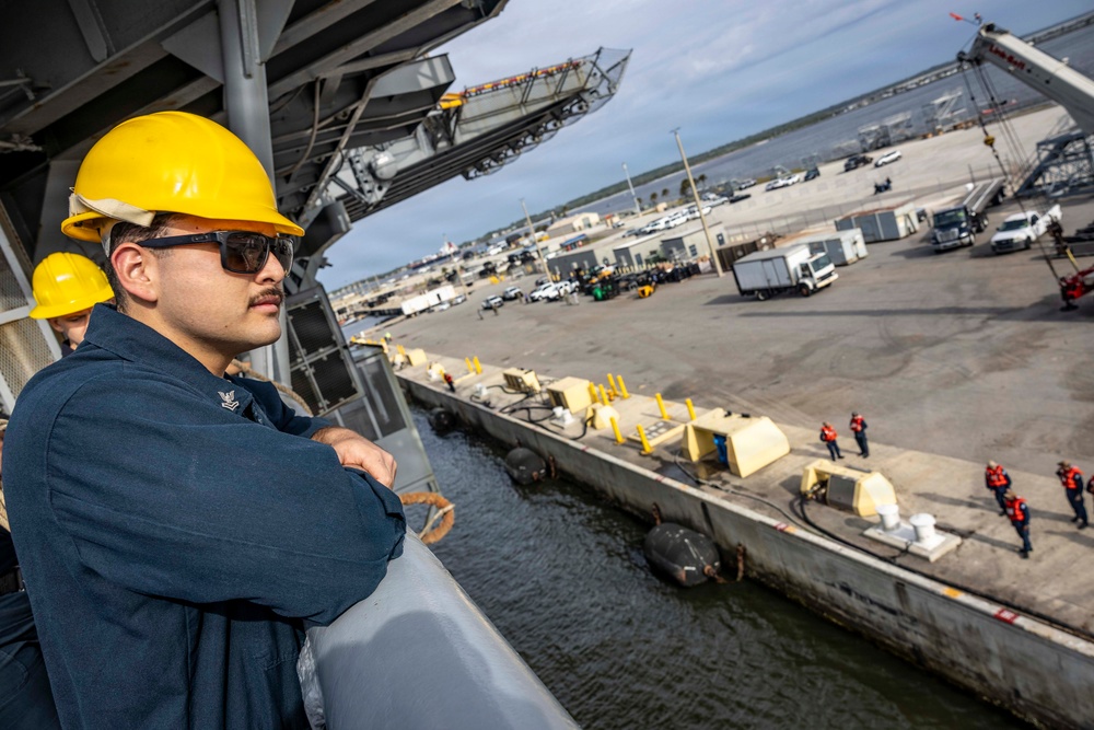 USS Iwo Jima Pulls Into Naval Station Mayport