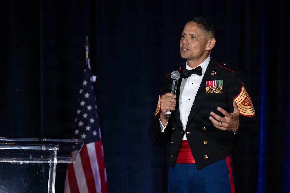 SMMC Ruiz attends Marine Corps Aviation Association awards banquet