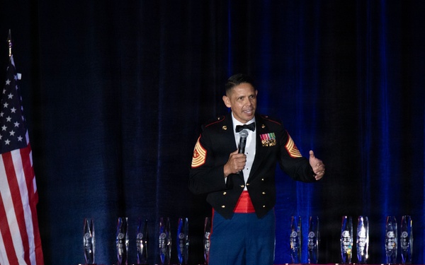 SMMC Ruiz attends Marine Corps Aviation Association awards banquet