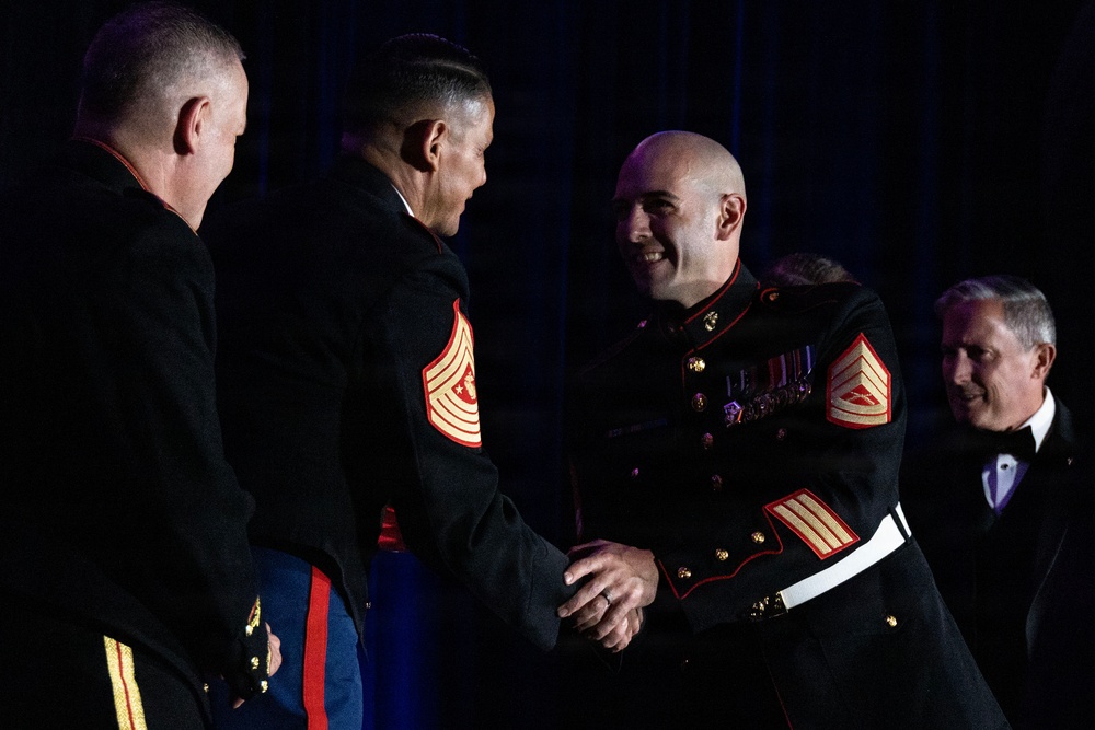 SMMC Ruiz attends Marine Corps Aviation Association awards banquet