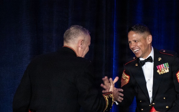 SMMC Ruiz attends Marine Corps Aviation Association awards banquet