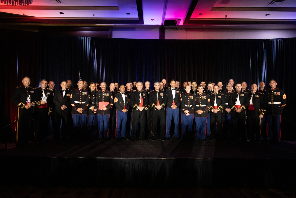 SMMC Ruiz attends Marine Corps Aviation Association awards banquet
