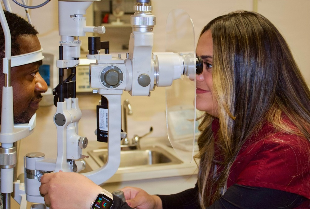 Naval Hospital Twentynine Palms hosts WesternU optometry students for clinical training