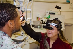 Naval Hospital Twentynine Palms hosts WesternU optometry students for clinical training