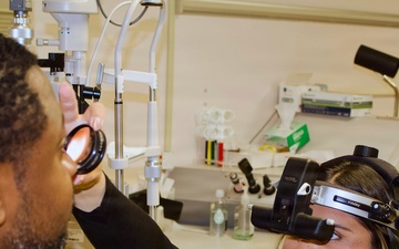 Naval Hospital Twentynine Palms hosts WesternU optometry students for clinical training