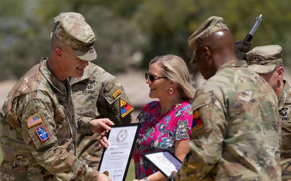 1AD Hosts a Farewell and Retreat ceremony for Division Senior Leaders and their Families