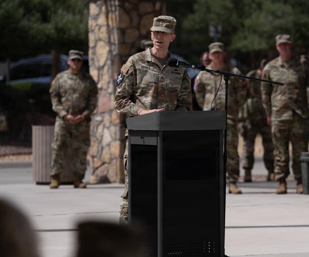 1AD Hosts a Farewell and Retreat ceremony for Division Senior Leaders and their Families