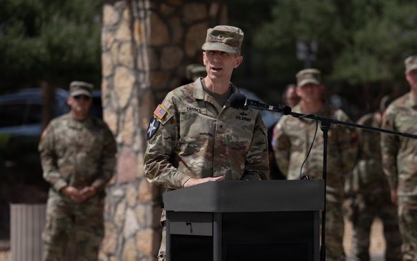 1AD Hosts a Farewell and Retreat ceremony for Division Senior Leaders and their Families