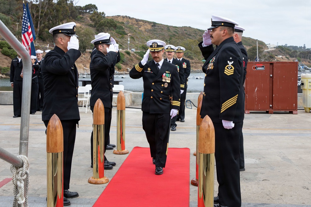 USS Santa Fe Holds Change of Command