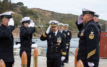 USS Santa Fe Holds Change of Command