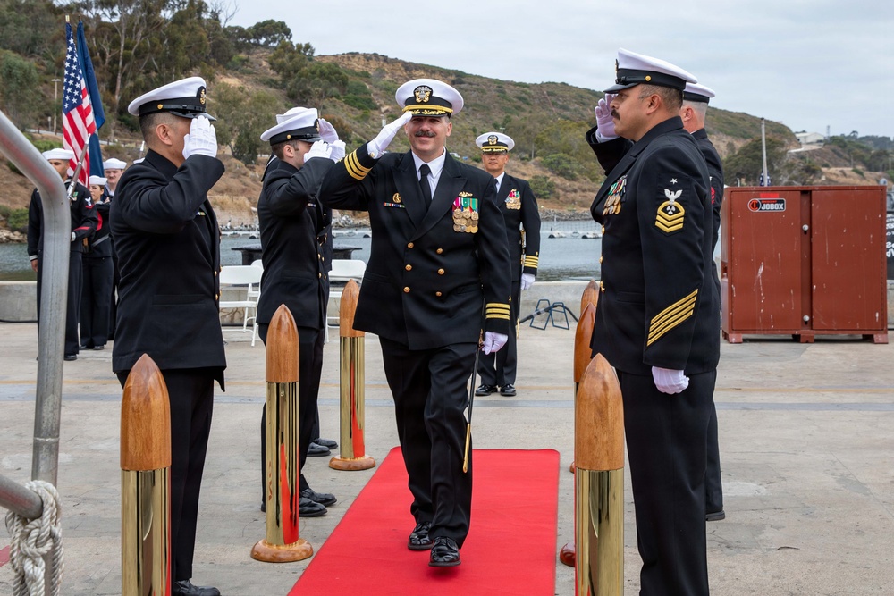 USS Santa Fe Holds Change of Command