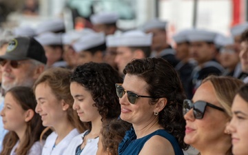 USS Santa Fe Holds Change of Command