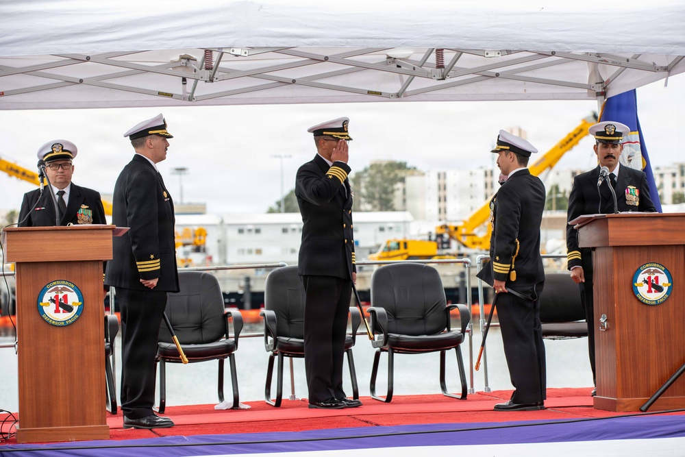 USS Santa Fe Holds Change of Command