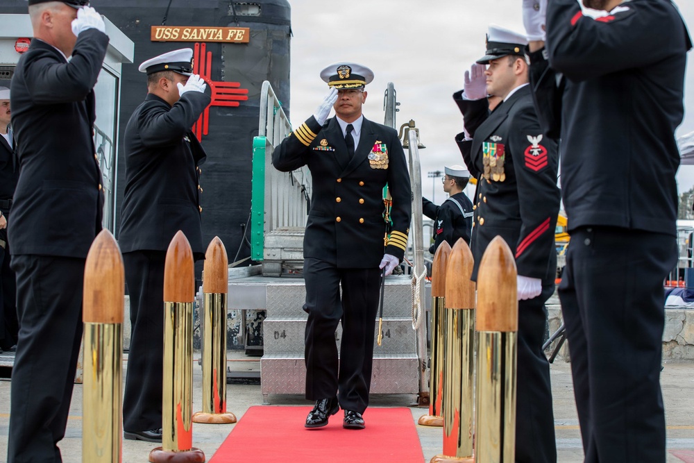 USS Santa Fe Holds Change of Command