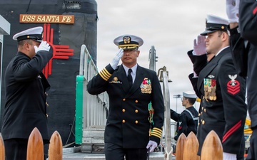 USS Santa Fe Holds Change of Command