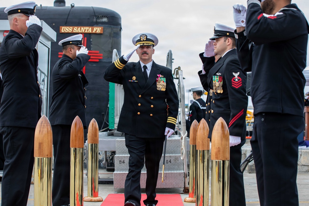 USS Santa Fe Holds Change of Command