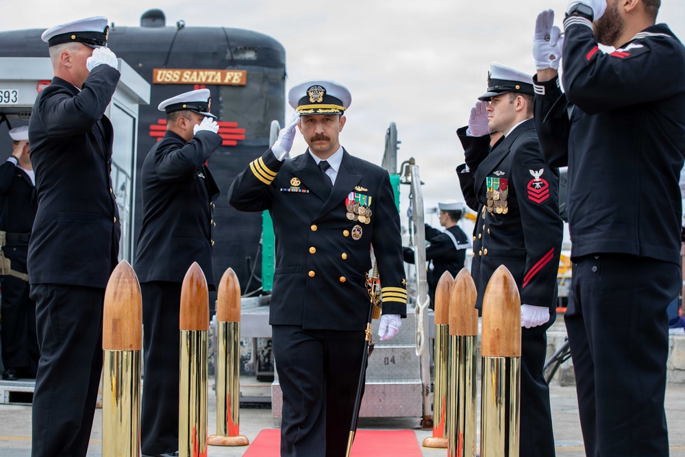 USS Santa Fe Holds Change of Command