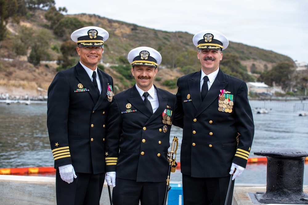 USS Santa Fe Holds Change of Command