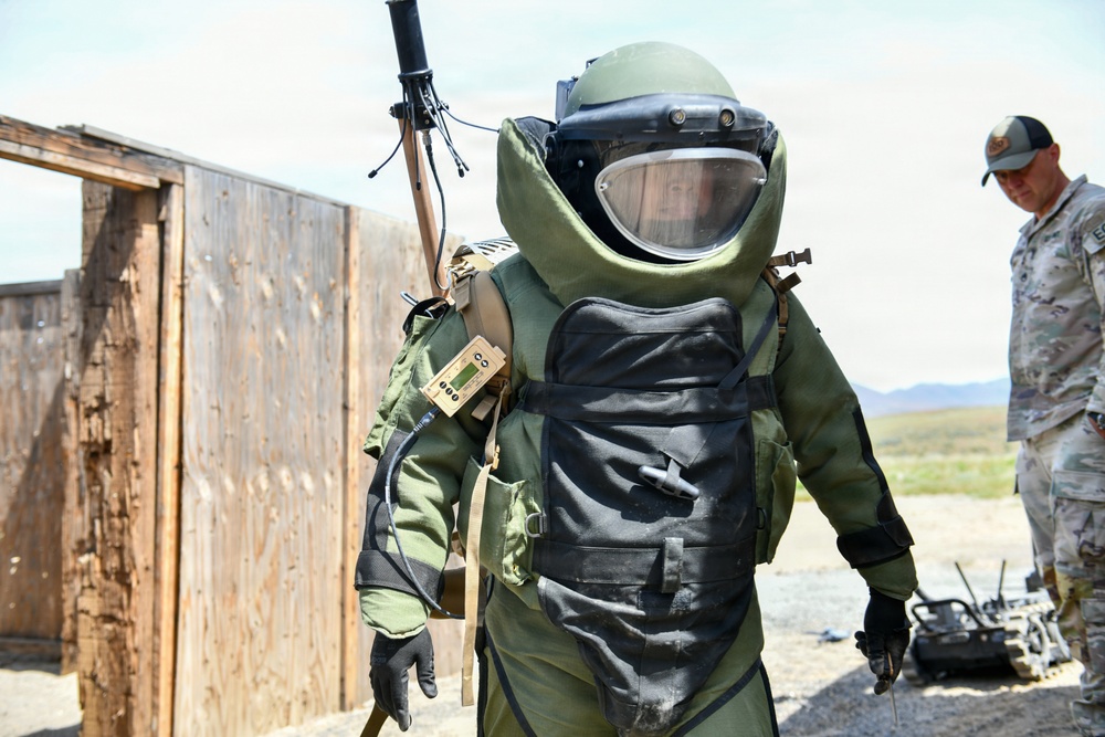 EOD training operation between U.S. and Singapore during Exercise Tiger Balm 2026