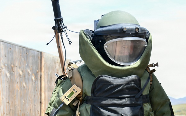EOD training operation between U.S. and Singapore during Exercise Tiger Balm 2026