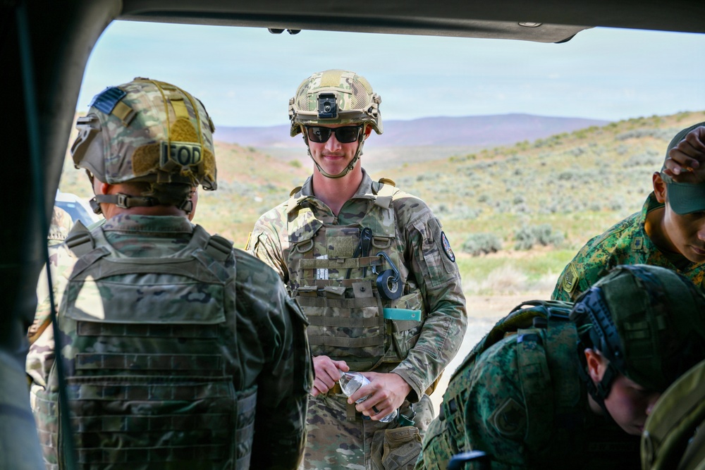 EOD training operation between U.S. and Singapore during Exercise Tiger Balm 2026