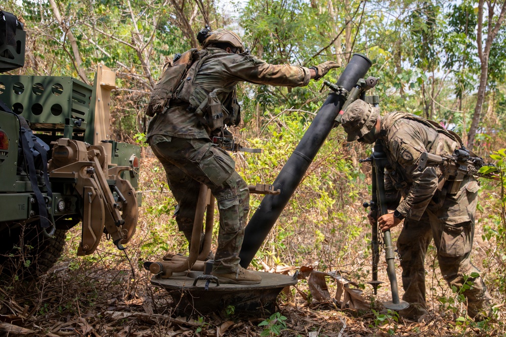 Salaknib 2026: 2-35 Infantry ‘Cacti’ establishes mortar position during JPMRC-X
