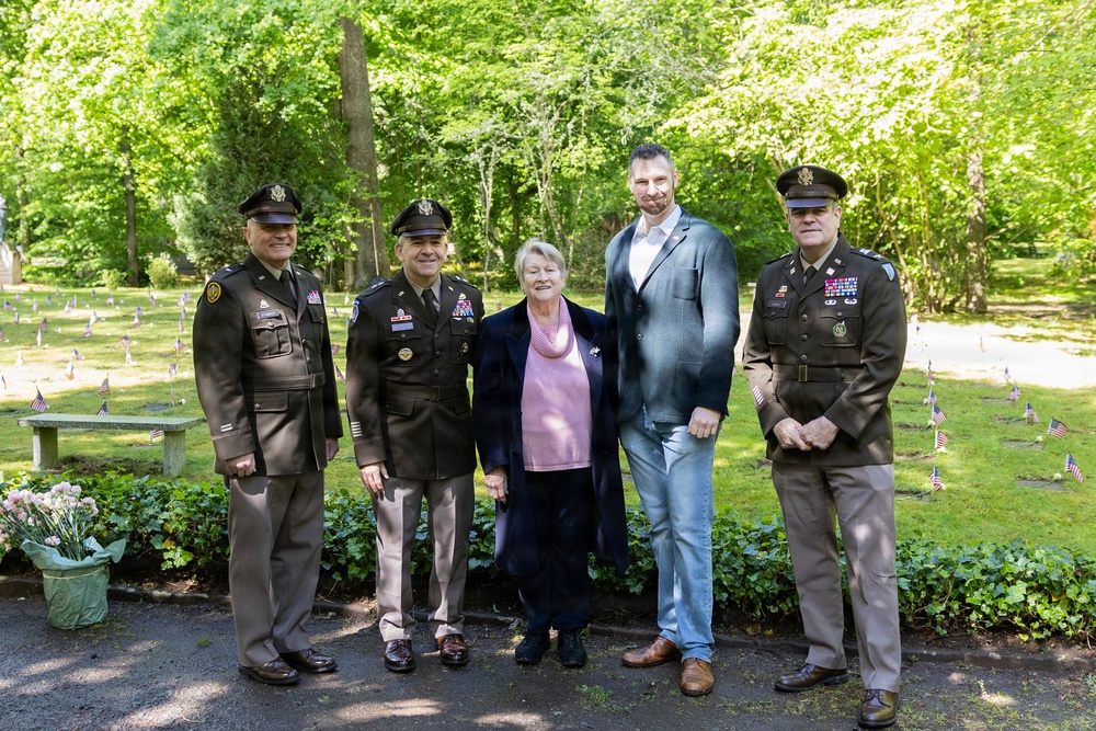 German-American community honors children buried at Kaiserslautern Kindergraves memorial