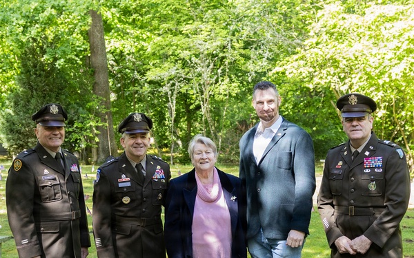German-American community honors children buried at Kaiserslautern Kindergraves memorial
