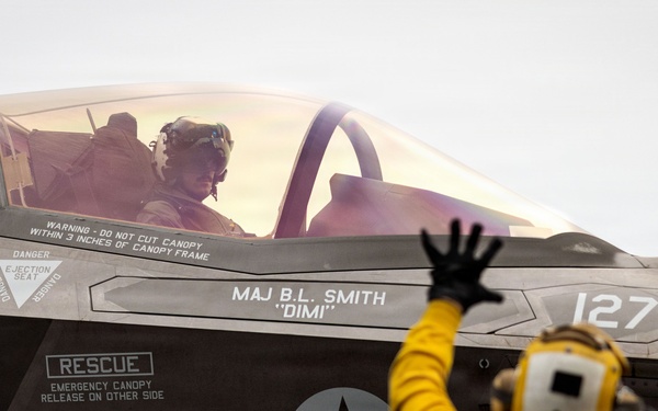 11th MEU Marines, Sailors Conduct Flight Operations Aboard USS Boxer