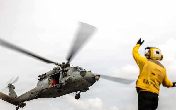 11th MEU Marines, Sailors Conduct Flight Operations Aboard USS Boxer