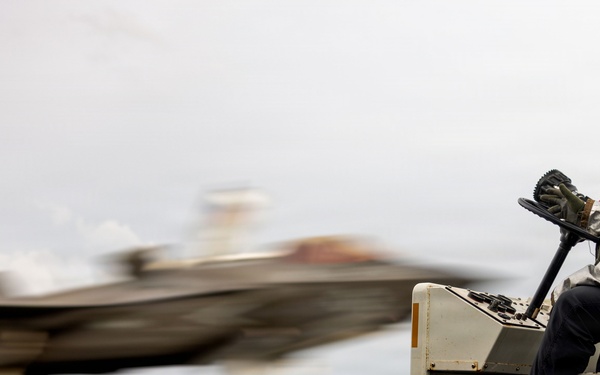 11th MEU Marines, Sailors Conduct Flight Operations Aboard USS Boxer